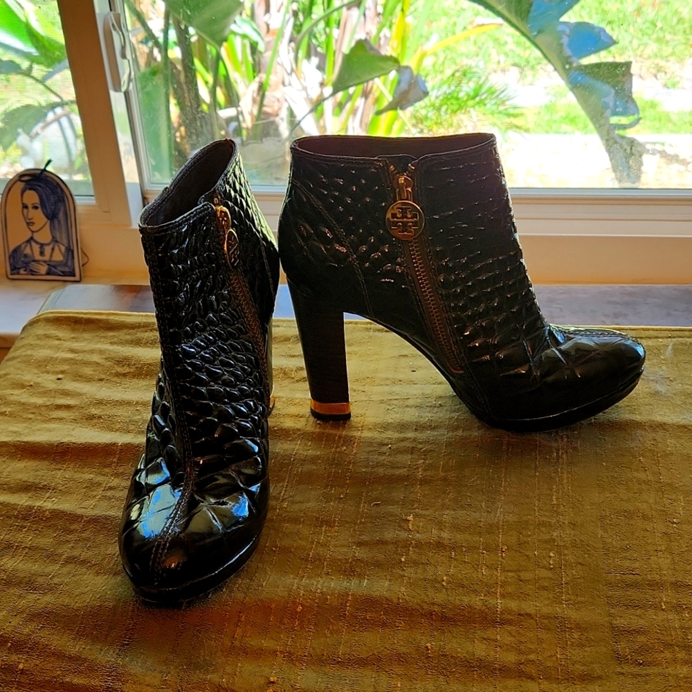 Tory Burch Leigh Ankle Boots Size 6.5